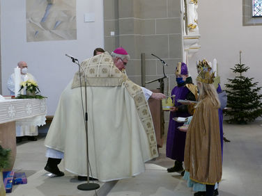 Diözesale Aussendung der Sternsinger des Bistums Fulda in St. Crescentius (Foto: Karl-Franz Thiede)